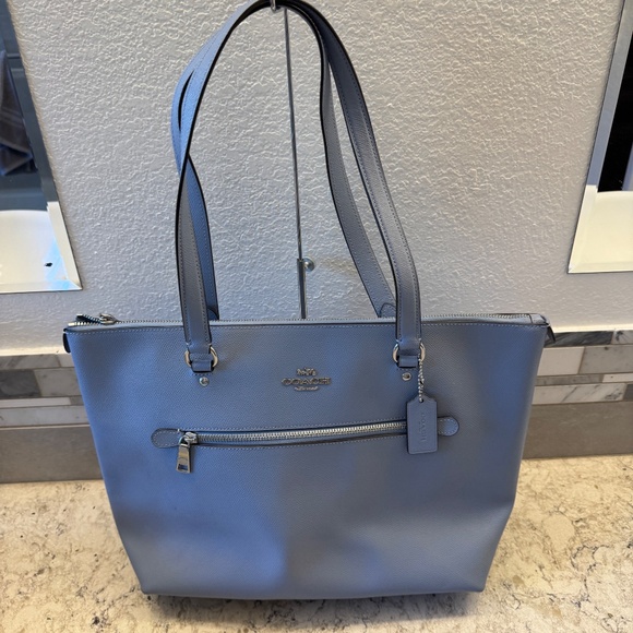 Coach 79608 women's Gallery Tote Crossgrain Leather shoulder Bag Ice Blue - Picture 4 of 15